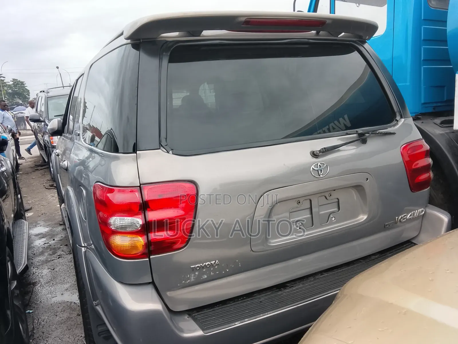 Toyota Sequoia 2004 Brown