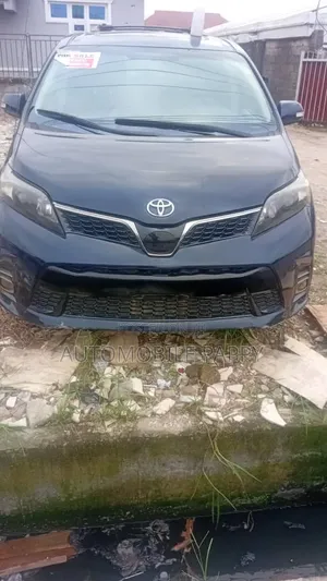 Toyota Sienna 2012 Blue