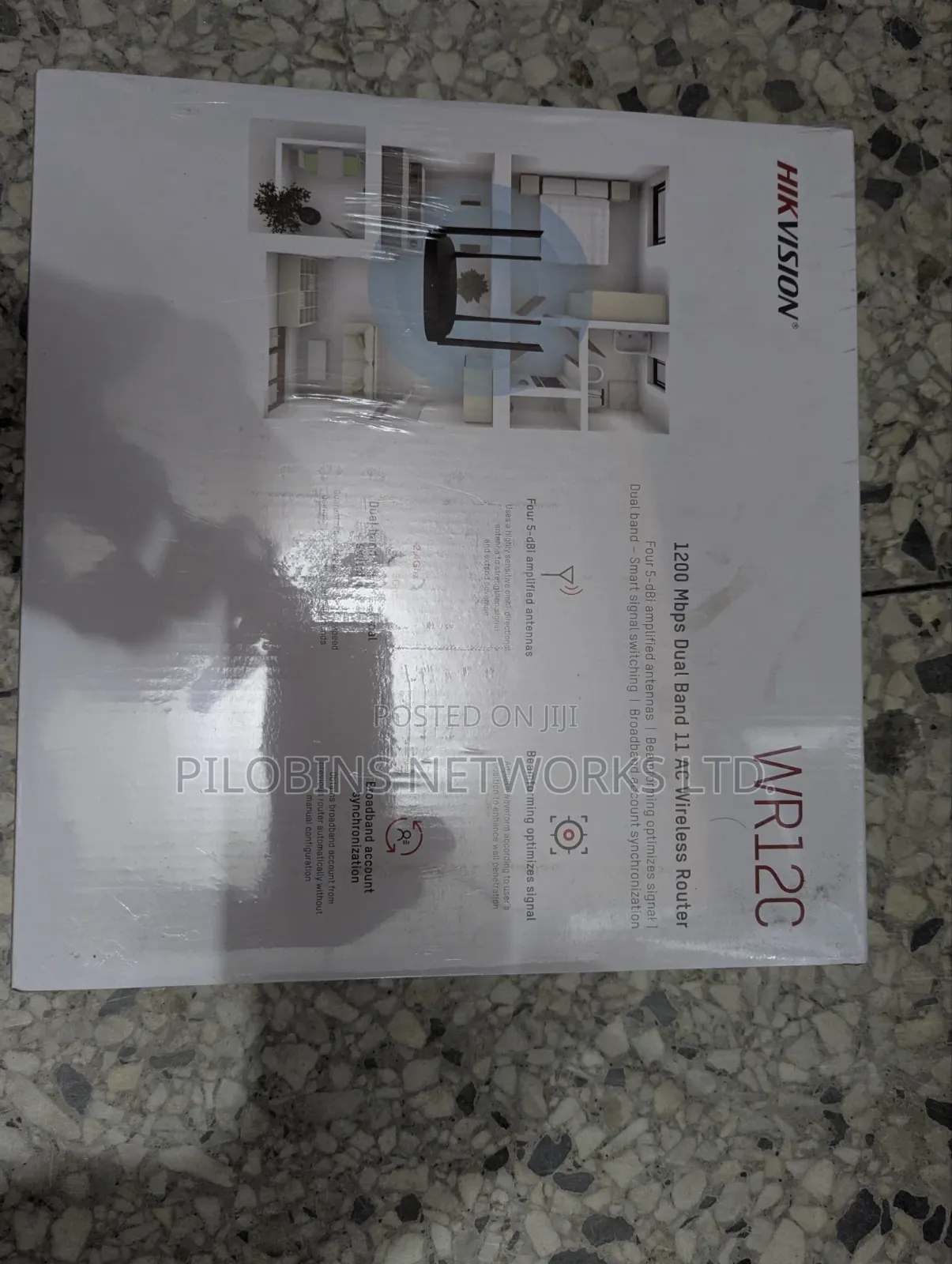 Hikvision WR12C 1200 MBPS Dual Band 11AC Router
