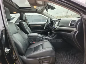 Toyota Highlander XLE 2019 Black