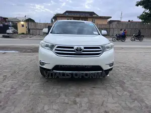 Toyota Highlander 2.7L 2WD 2013 Off white