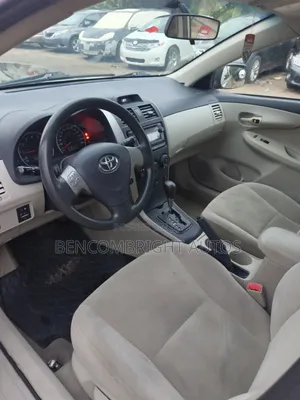Toyota Corolla LE 4dr Sedan (1.8L 4cyl 4A) 2012 Gold
