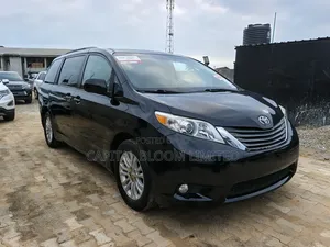Toyota Sienna XLE 8 Passenger 2011 Black