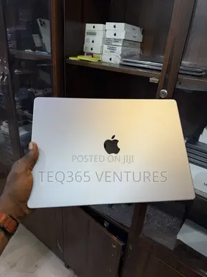 Laptop Apple MacBook Pro 2021 M1 16GB Apple M1 Pro SSD 512GB