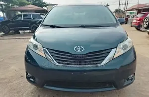 Toyota Sienna 2012 Green