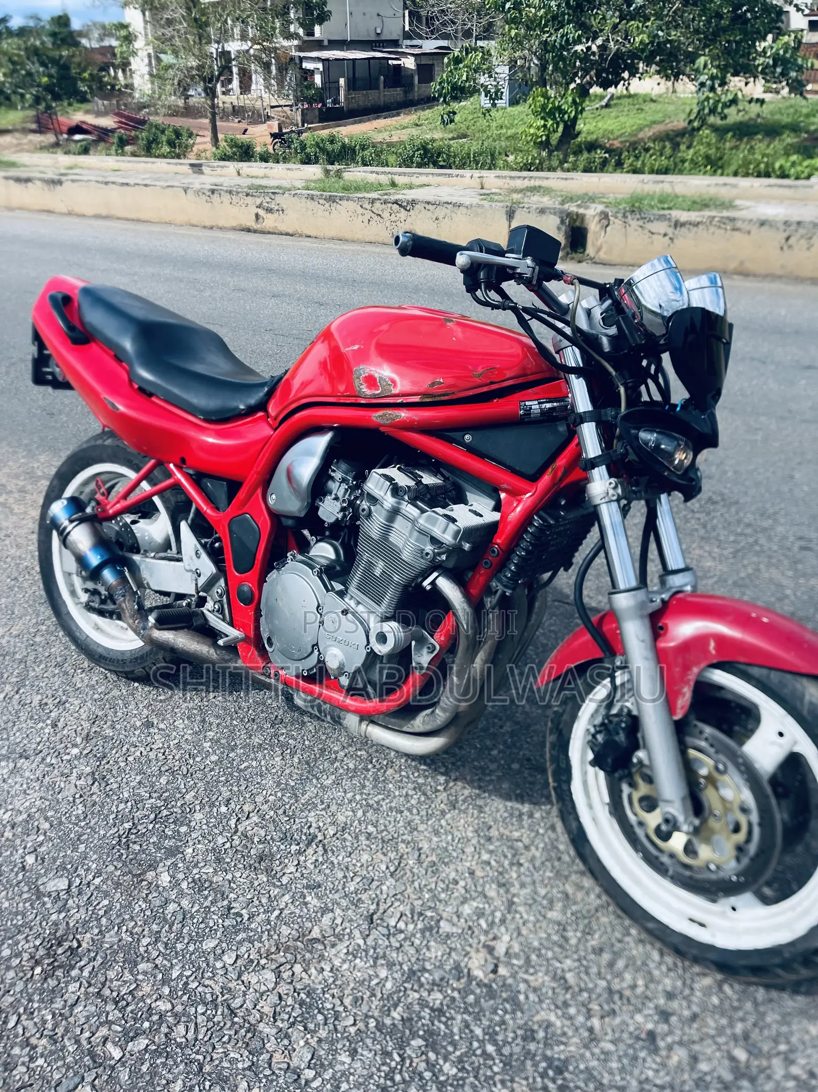 Suzuki 2004 Red