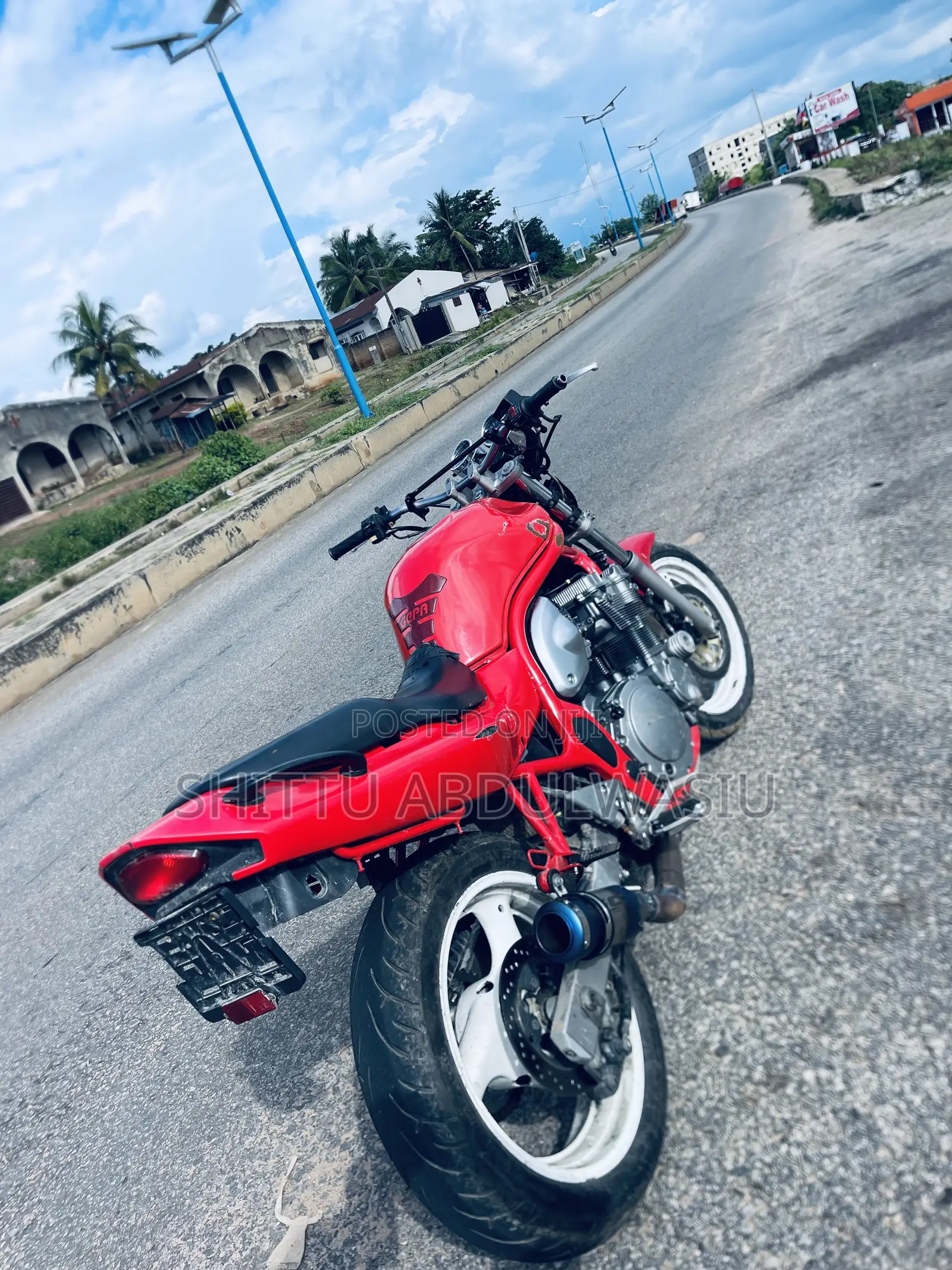 Suzuki 2004 Red