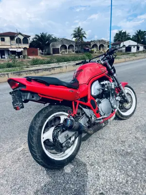 Suzuki 2004 Red