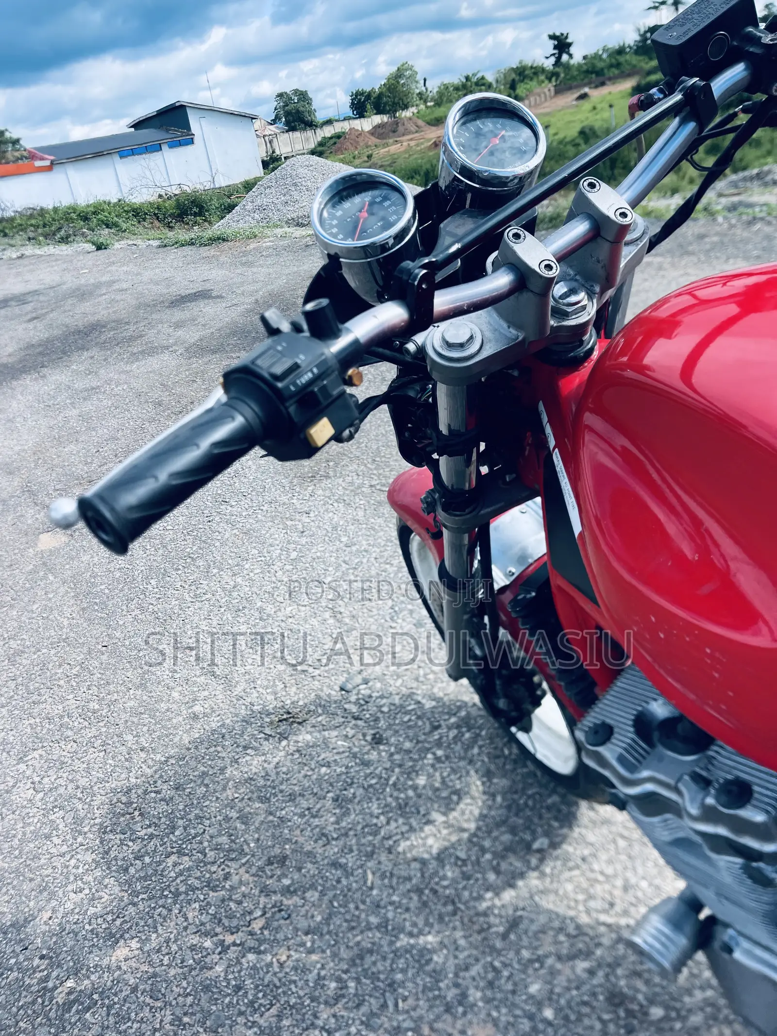 Suzuki 2004 Red