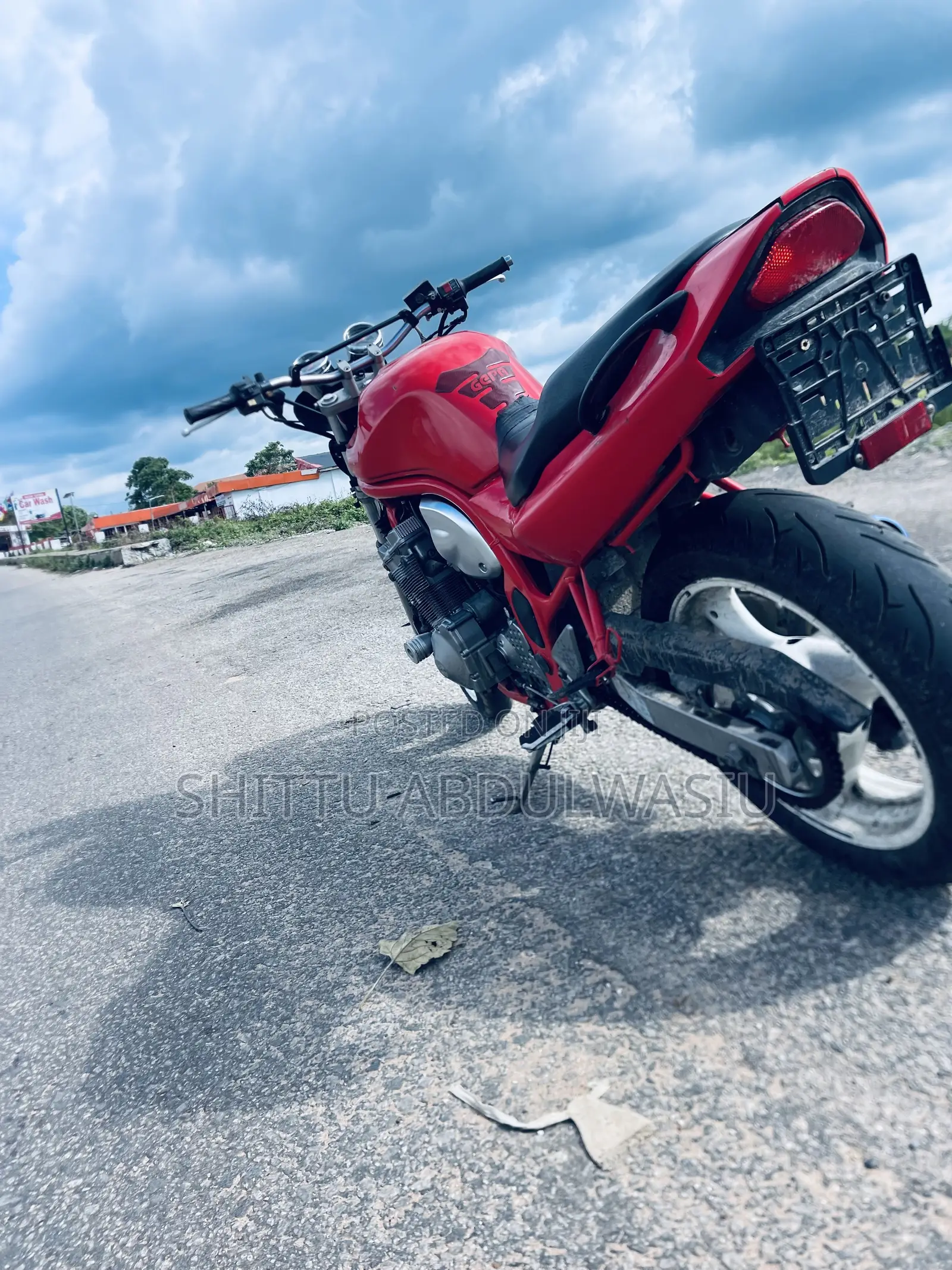 Suzuki 2004 Red