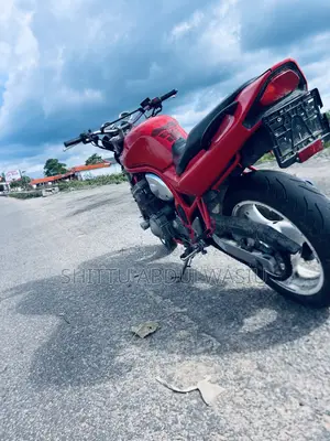 Suzuki 2004 Red