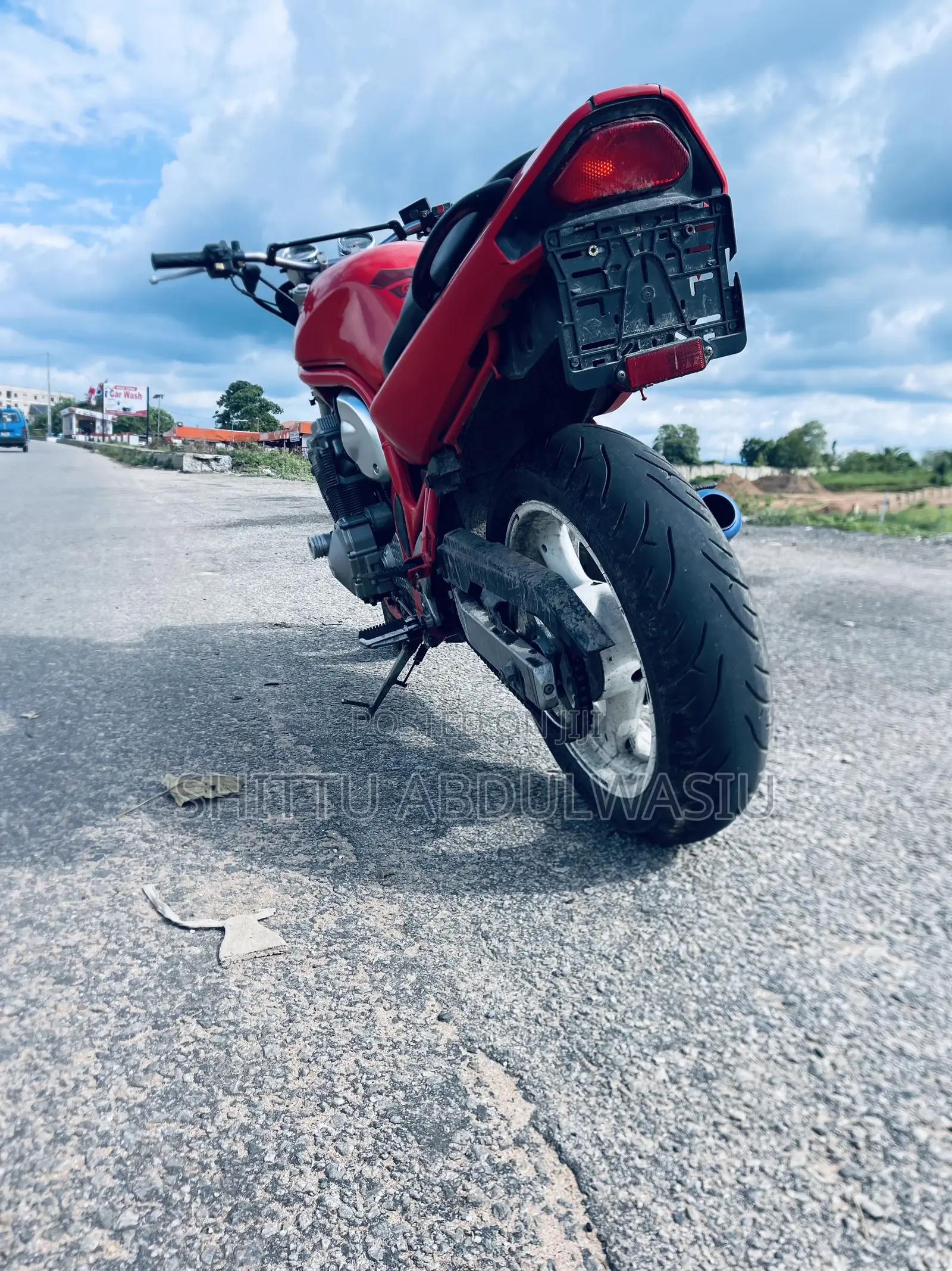 Suzuki 2004 Red