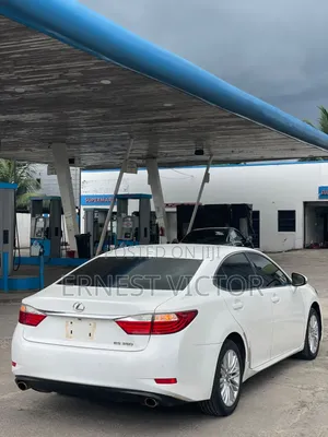 Lexus ES 2014 White