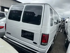 Ford E350 2006 White