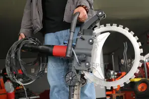 BRUSHLESS Handheld Concrete Wall Cutter
