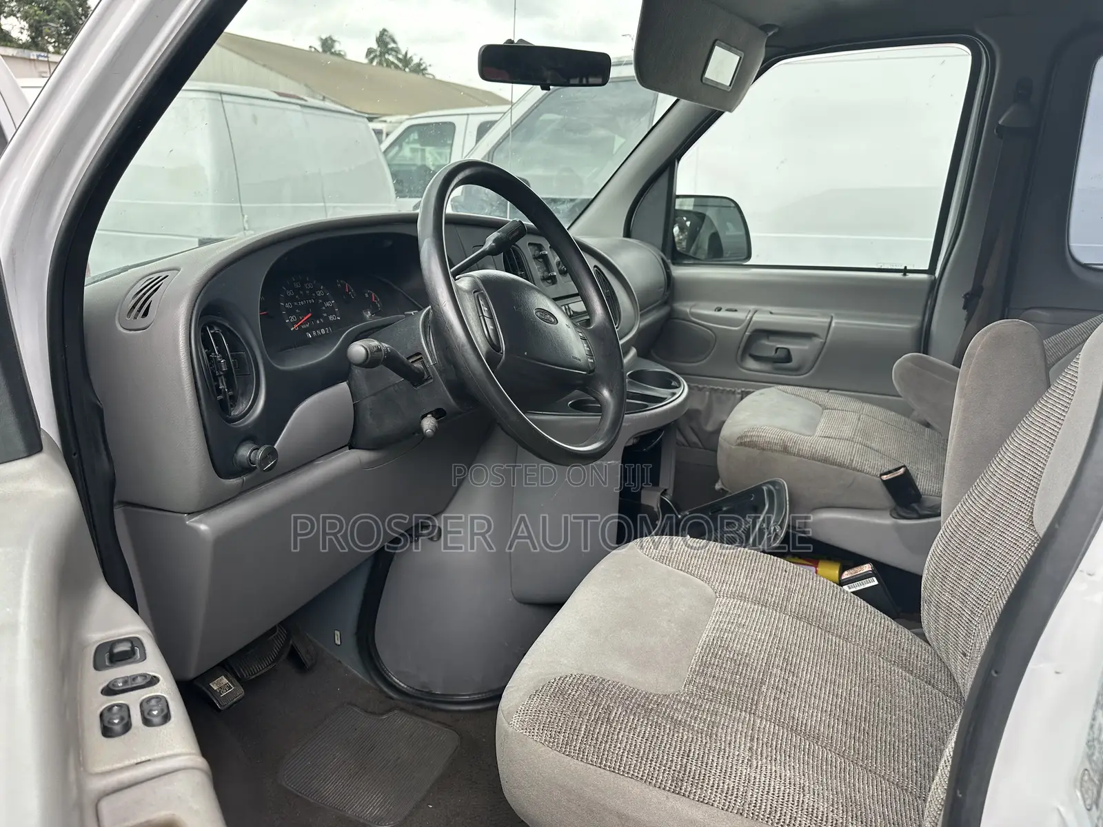 Ford E350 2006 White