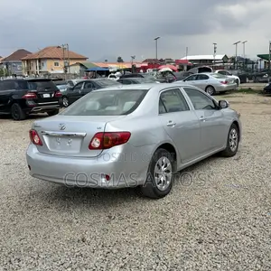 Toyota Corolla LE 2020 Silver