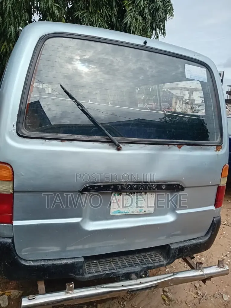 Toyota HiAce 2012 Grey