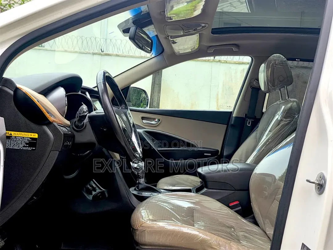 Hyundai Santa Fe 2015 White