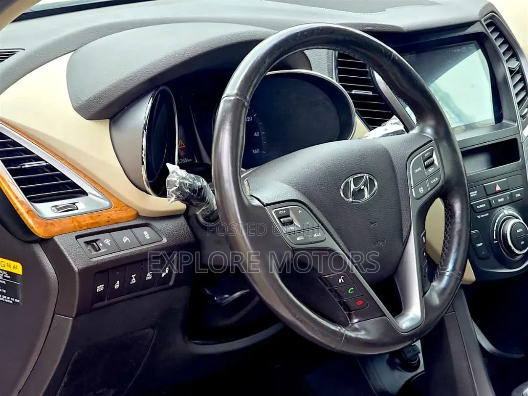Hyundai Santa Fe 2015 White