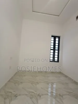 4bdrm Duplex in General Paint, Sangotedo for rent