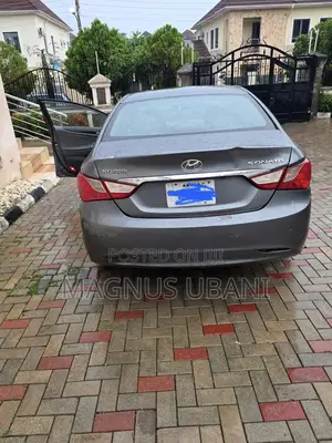 Hyundai Sonata Limited 2.0T Sedan (2.0L 4cyl 6A) 2012 Gray
