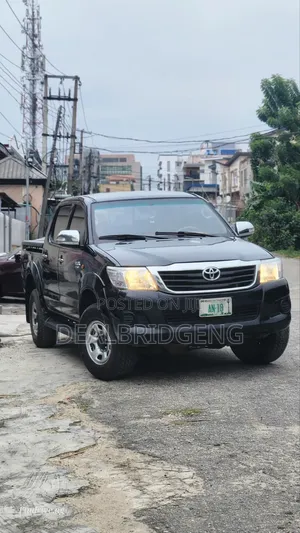 Toyota Hilux 2.7 VVT-i 4X4 SRX 2011 Black