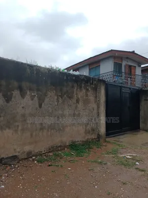 5bdrm Bungalow in Off Oguntade, Iju-Ishaga for sale