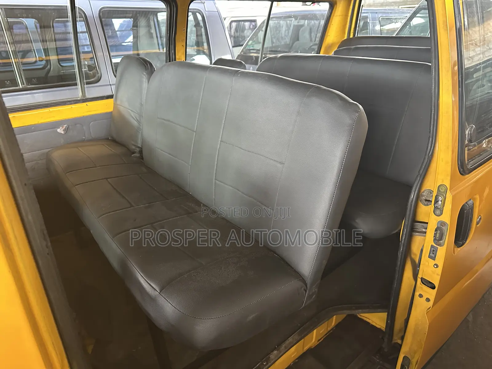 Mitsubishi L300 2008 Yellow