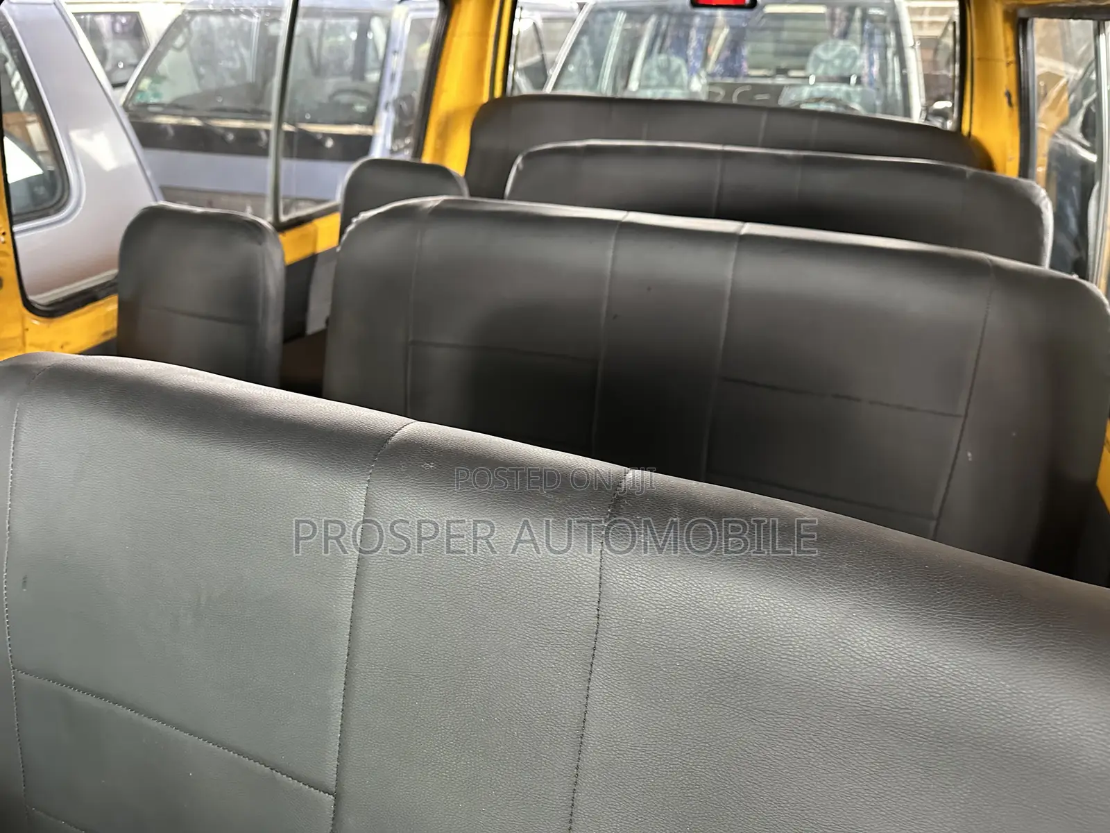 Mitsubishi L300 2008 Yellow