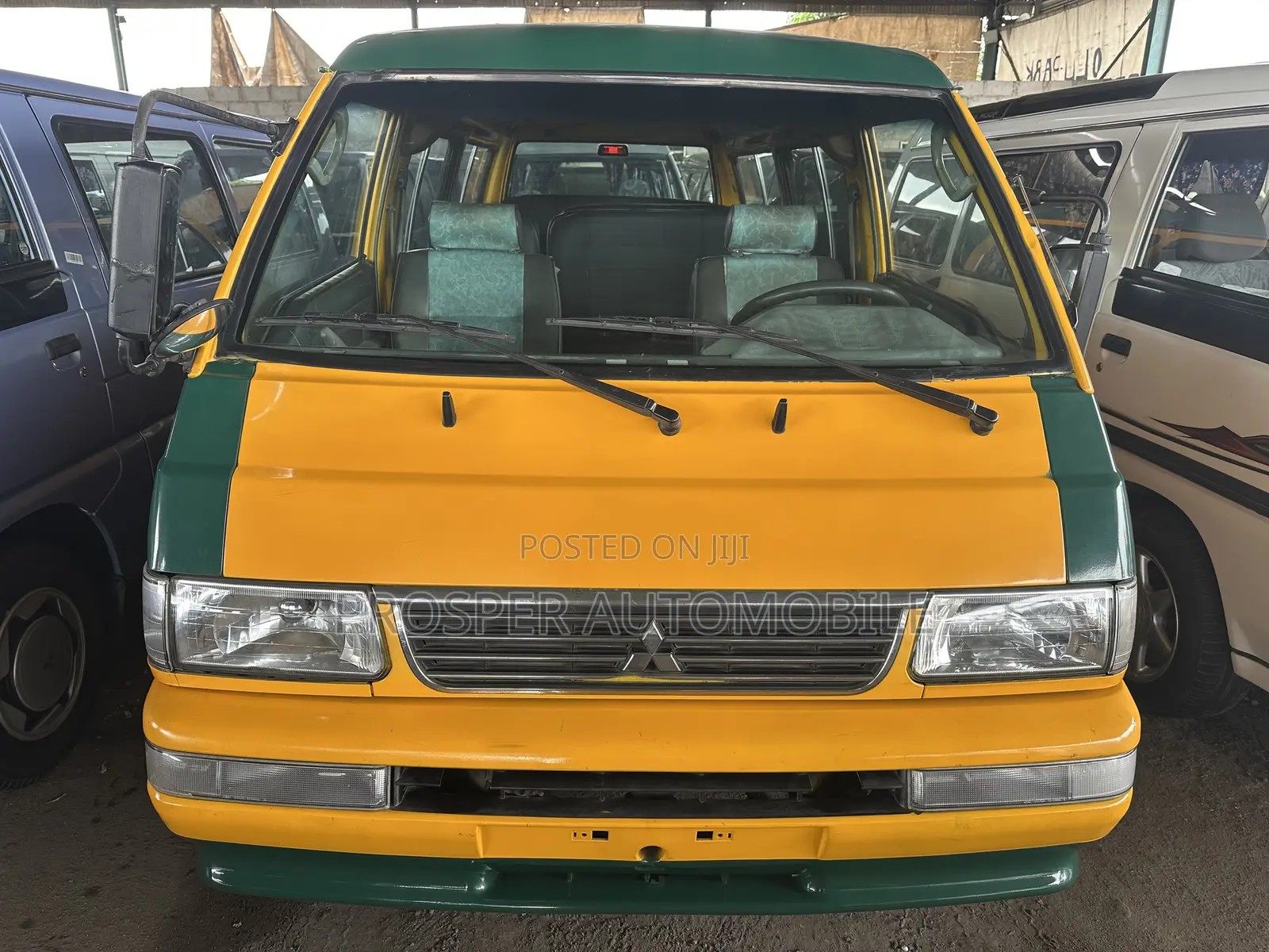Mitsubishi L300 2008 Yellow