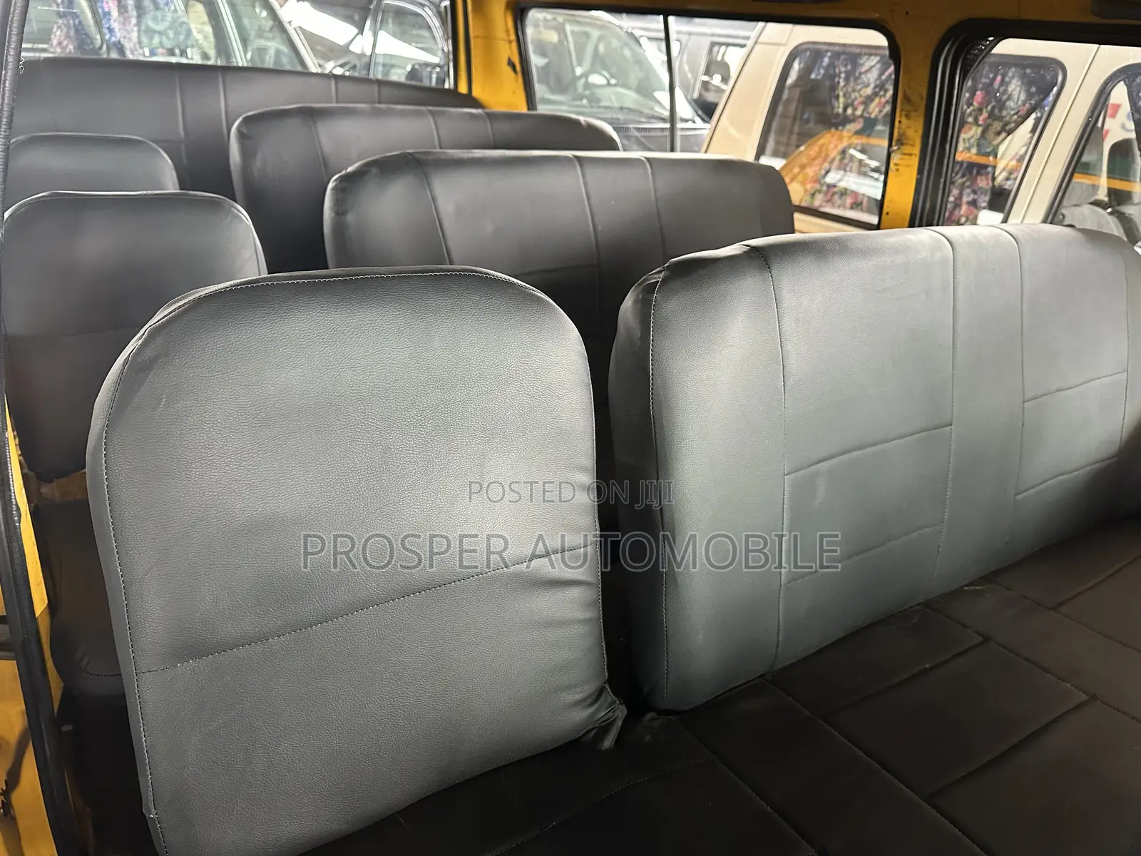 Mitsubishi L300 2008 Yellow