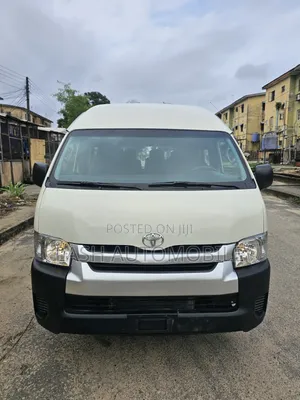 Toyota HiAce 2015 White