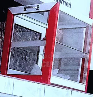 Show Glass
