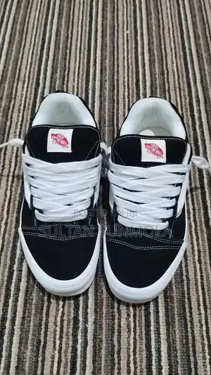 VANS Knu Skool Sneakers