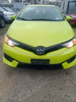 Toyota Auris 2016 Green