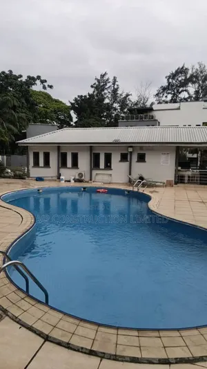 8 Shape Swimming Pool