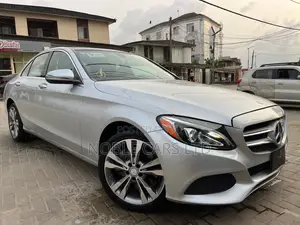 Mercedes-Benz C300 2017 Silver