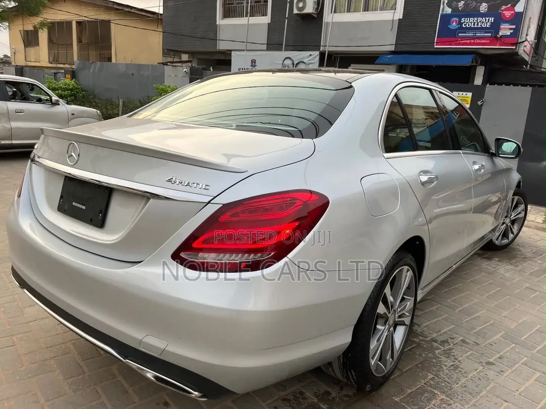 Mercedes-Benz C300 2017 Silver
