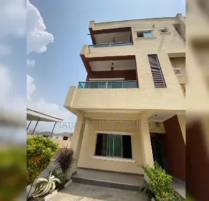 3bdrm Maisonette in Meridian Park Estate, Awoyaya for rent