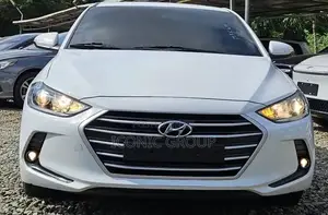 Hyundai Elantra Limited Sedan FWD (2.0L 4cyl 6A) 2017 White