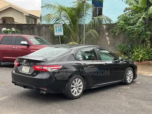 Toyota Camry SE FWD 2020 Black