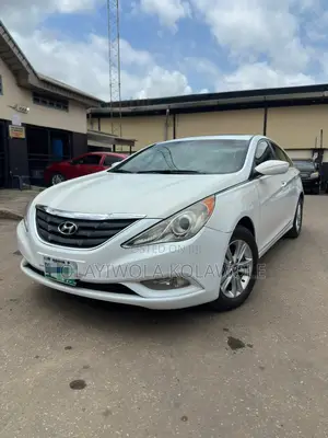 Hyundai Sonata GLS Sedan FWD (2.4L 4cyl 6A) 2013 White