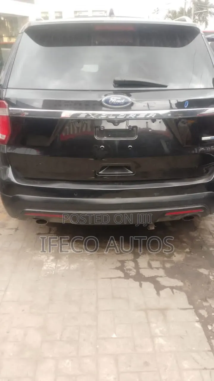Ford Explorer 2016 Black