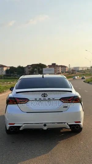 Toyota Camry XSE V6 FWD (3.5L 6cyl 8AM) 2018 White