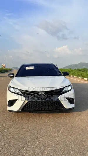 Toyota Camry XSE V6 FWD (3.5L 6cyl 8AM) 2018 White