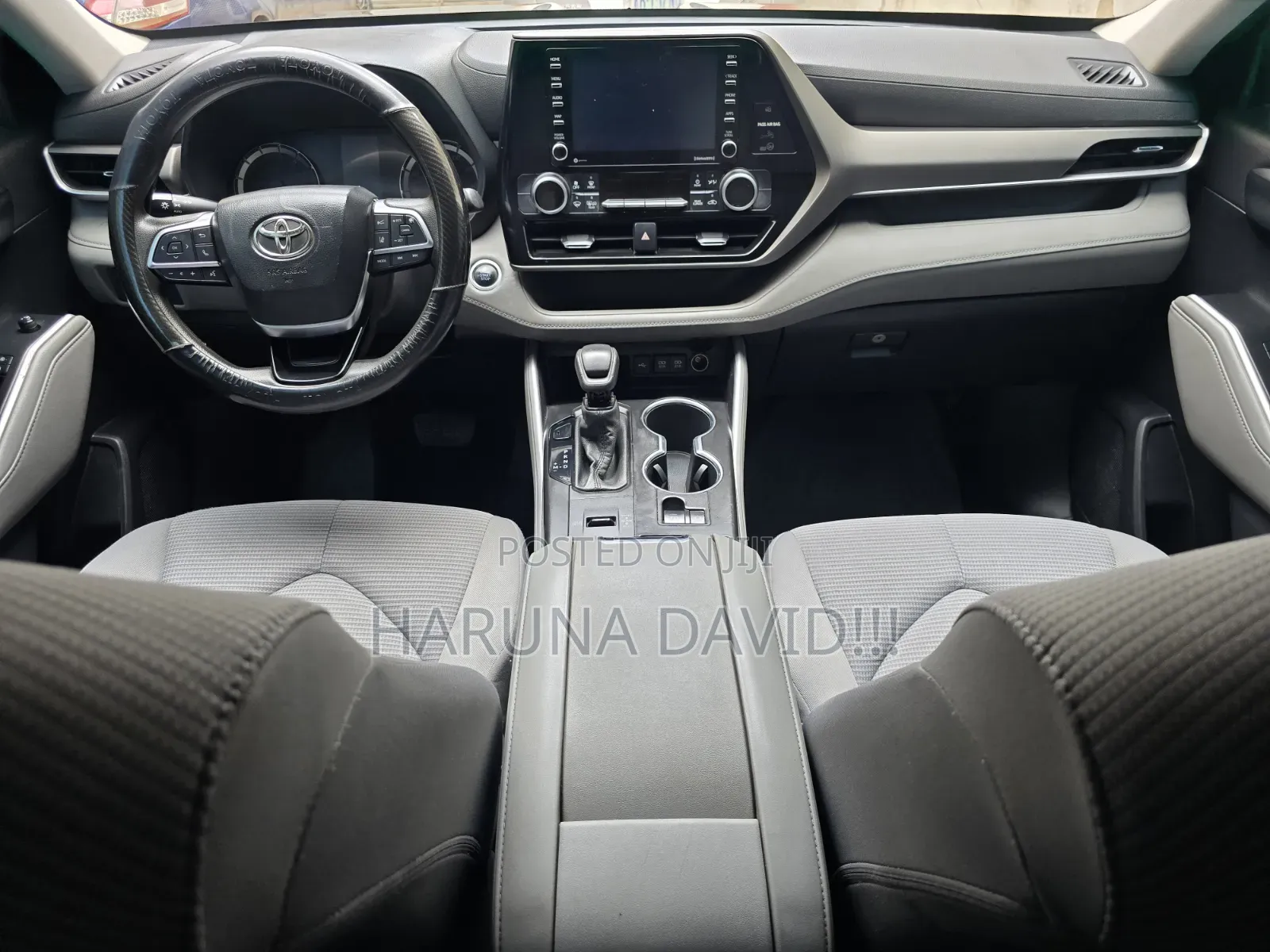 Toyota Highlander LE 2021 Gray