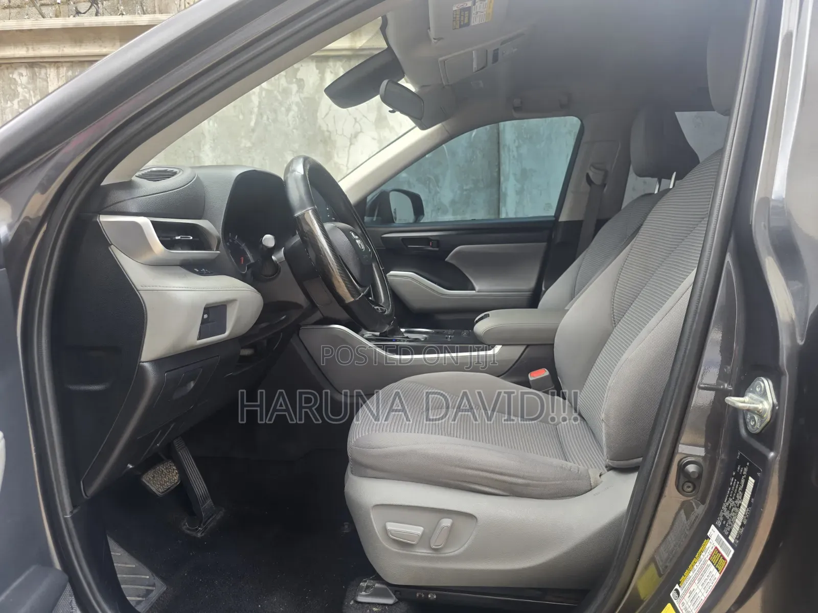 Toyota Highlander LE 2021 Gray