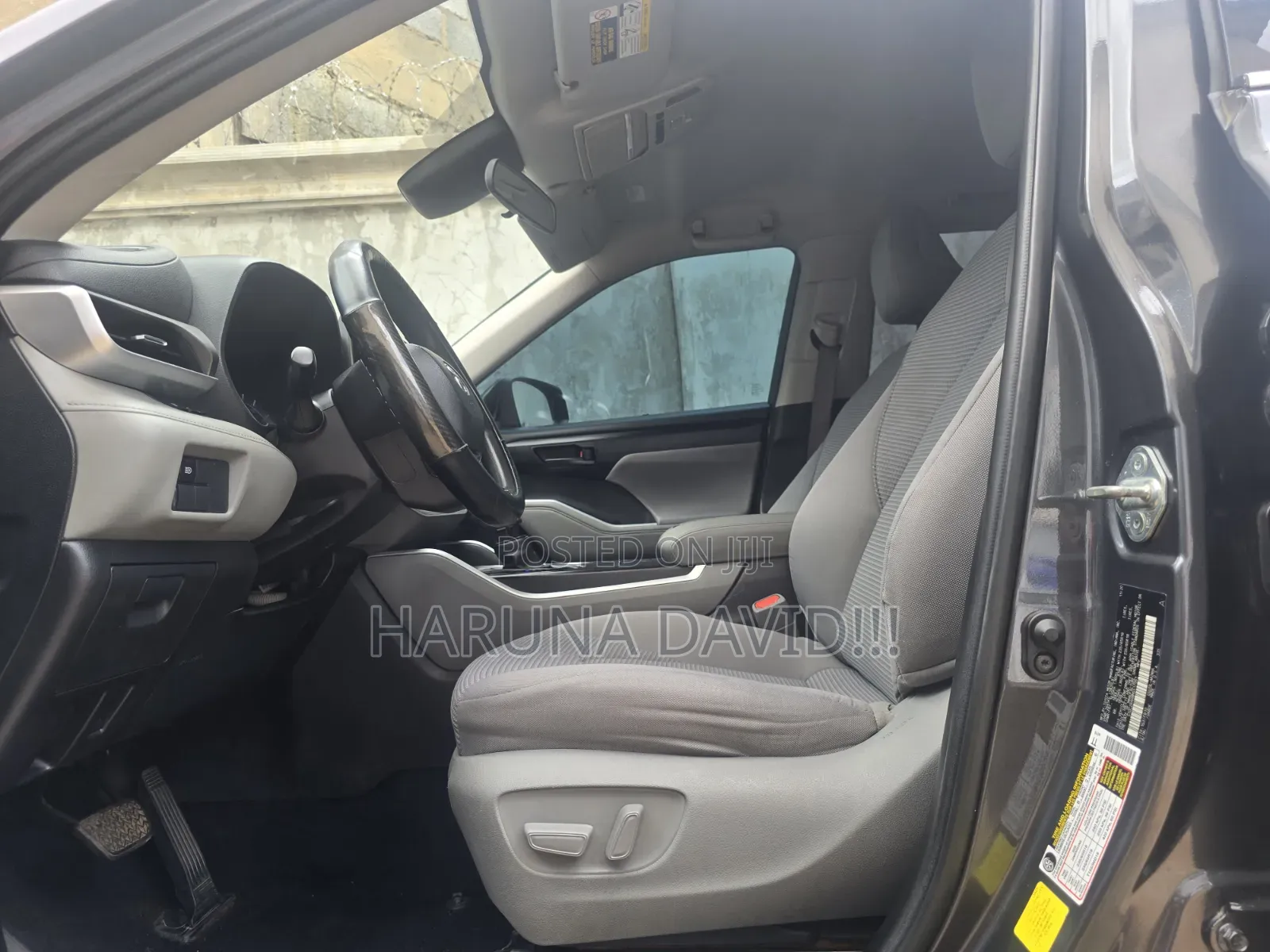 Toyota Highlander LE 2021 Gray