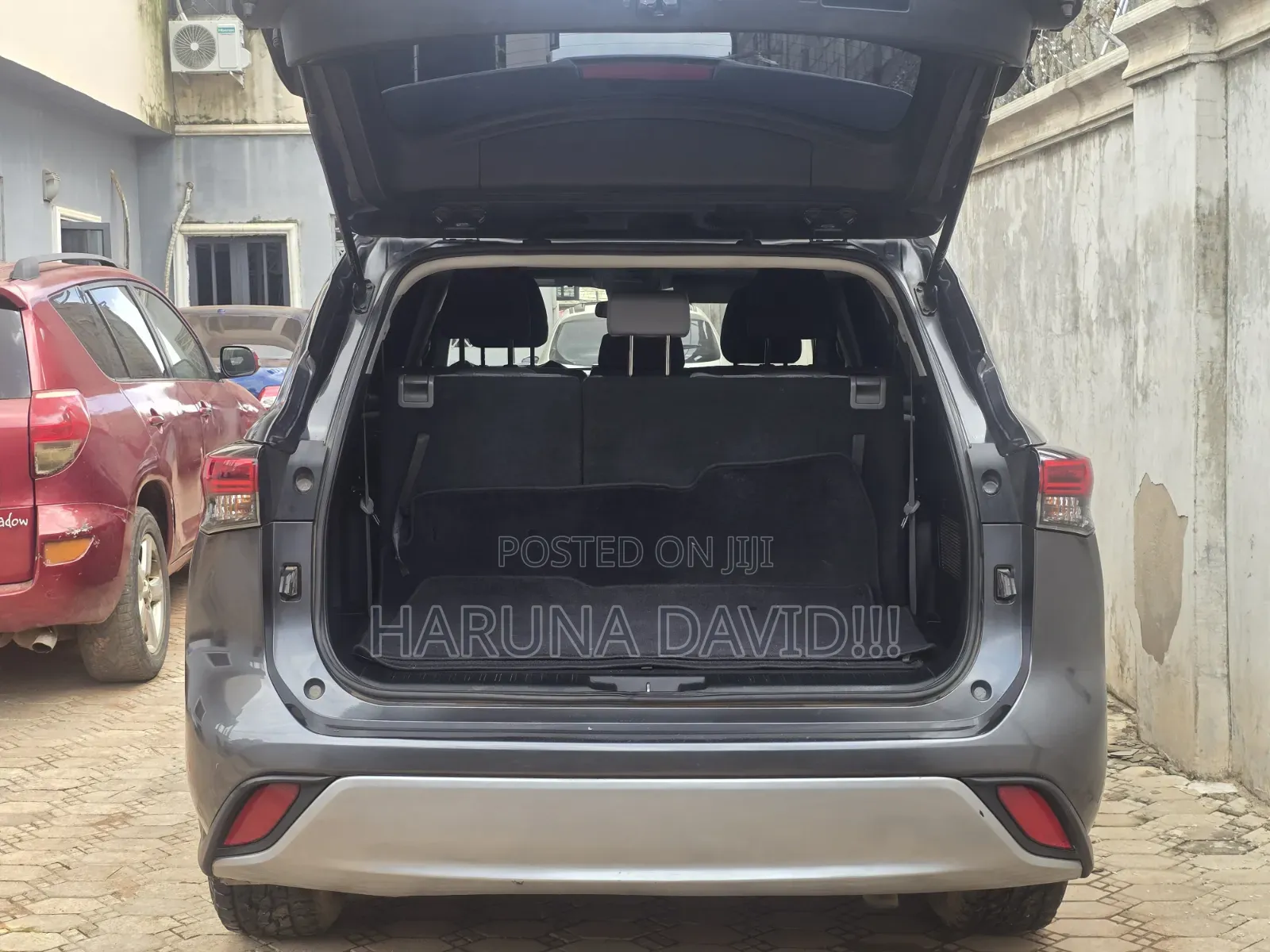 Toyota Highlander LE 2021 Gray